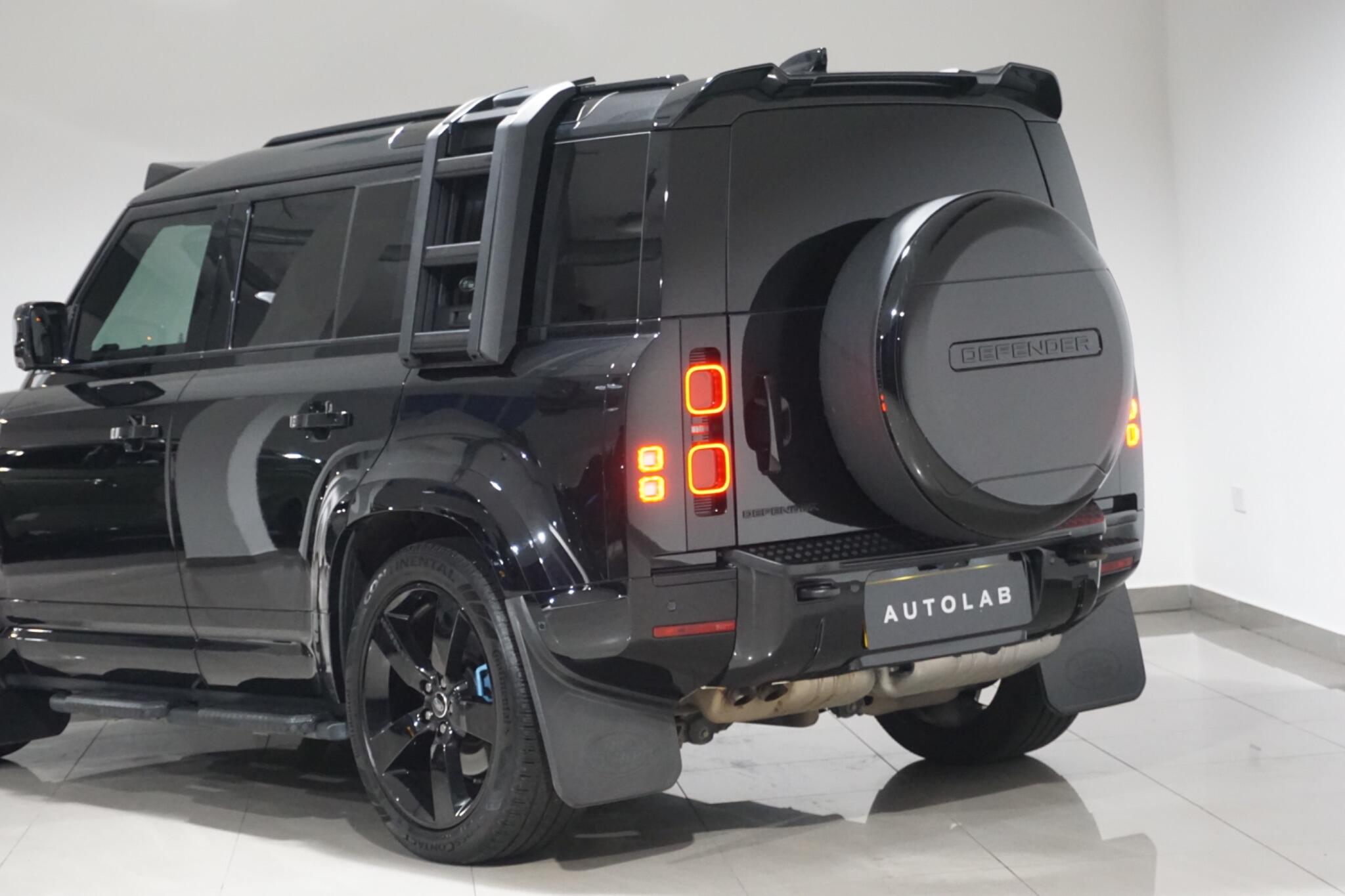 Land Rover Defender 110 3.0 D300 MHEV X-Dynamic HSE Auto 4WD Euro 6 (s/s) 5dr